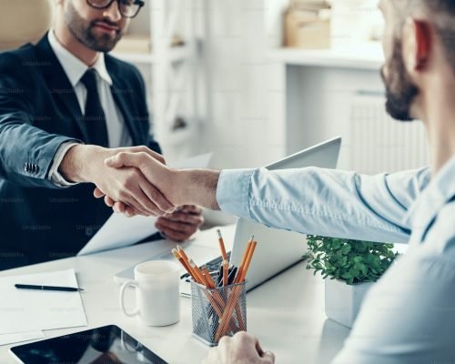 premium_photo-1683121855240-5d3f67a5fdec